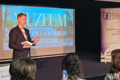 Międzynarodowy Dzień Języka Ojczystego z Janem Kochanowskim i scrapbookingiem