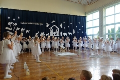 Maleńka miłość w żłobie śpi