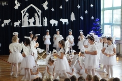 Maleńka miłość w żłobie śpi