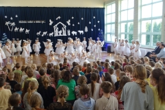 Maleńka miłość w żłobie śpi