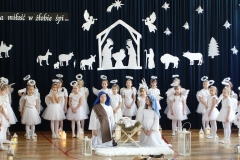 Maleńka miłość w żłobie śpi