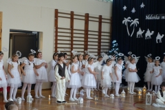 Maleńka miłość w żłobie śpi