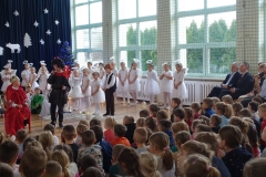 Maleńka miłość w żłobie śpi