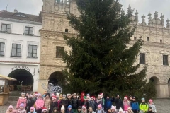 „Kreatywne Mikołajki – Artystyczna podróż zerówek”