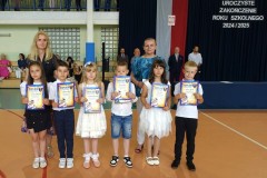 Uroczystość zakończenia roku szkolnego klasy 1-5