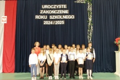 Uroczystość zakończenia roku szkolnego klasy 1-5