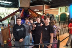 Wycieczka klas 5a i 5d do Mandorii – pełna zabawy i nauki