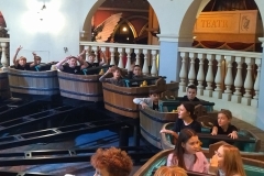 Wycieczka klas 5a i 5d do Mandorii – pełna zabawy i nauki