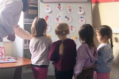 Nawet w Bibliotece Pedagogicznej dzieje się Mikołajkowa magia