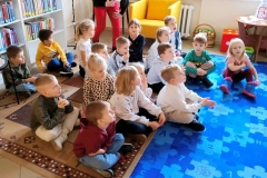 Nawet w Bibliotece Pedagogicznej dzieje się Mikołajkowa magia