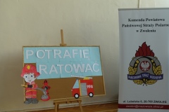 Spotkanie z przedstawicielami Powiatowej Państwowej Straży Pożarnej w ramach innowacji pedagogicznej "Potrafię ratować"