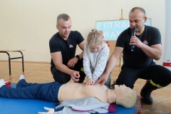 Spotkanie z przedstawicielami Powiatowej Państwowej Straży Pożarnej w ramach innowacji pedagogicznej "Potrafię ratować"