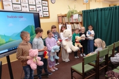 Dzieci lubią misie, misie lubią dzieci – 25 listopada Światowy Dzień Pluszowego Misia
