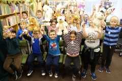 Dzieci lubią misie, misie lubią dzieci – 25 listopada Światowy Dzień Pluszowego Misia