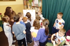 Dzieci lubią misie, misie lubią dzieci – 25 listopada Światowy Dzień Pluszowego Misia