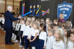 Ślubowanie klas pierwszych w Publicznej Szkole Podstawowej im. Władysława Jagiełły w Zwoleniu