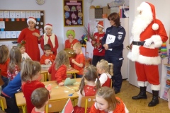 STOP! Mikołaj na drodze!