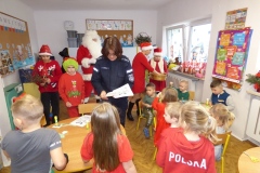 STOP! Mikołaj na drodze!