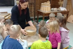 Przedszkolaki z wizytą w Straży Pożarnej i Muzeum Wsi Radomskiej