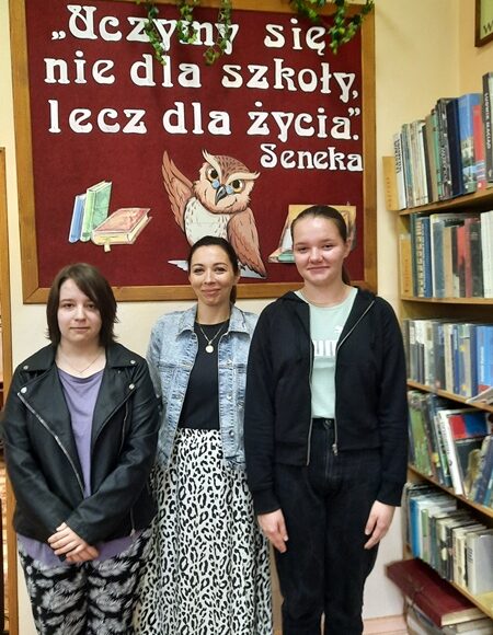 Finalistki kuratoryjnego konkursu polonistycznego dla uczniów szkół podstawowych