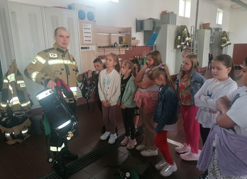 Wizyta w Państwowej Straży Pożarnej – poznajemy zawód strażaka