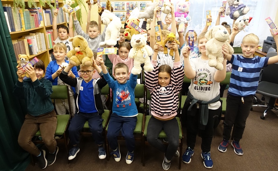 Dzieci lubią misie, misie lubią dzieci – 25 listopada Światowy Dzień Pluszowego Misia