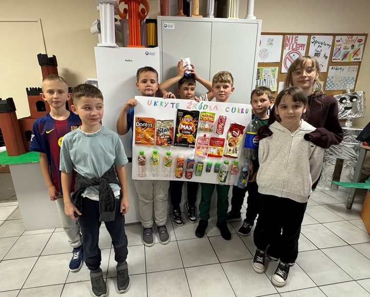 Edukacja zdrowotna w praktyce: zawartość cukru w słodyczach i napojach