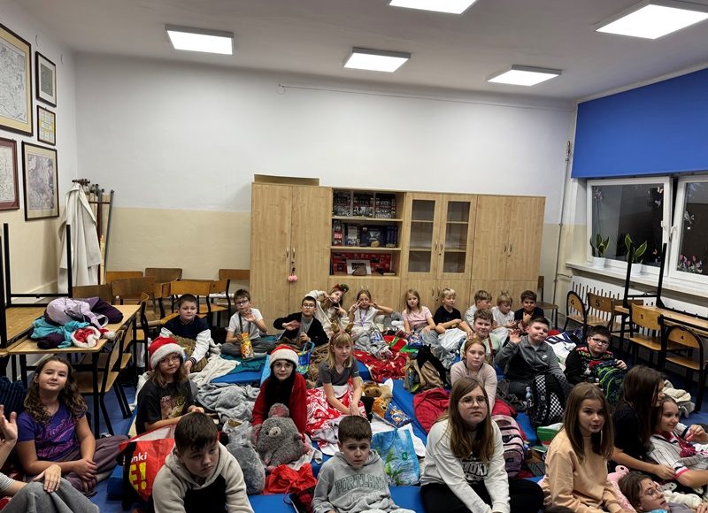 Mikołajkowy Wieczór Filmowy w Klasie 4a i 4c