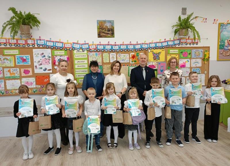 Konkurs plastyczny dla członków SKO „Projekt znaczka pocztowego z motywem SKO”